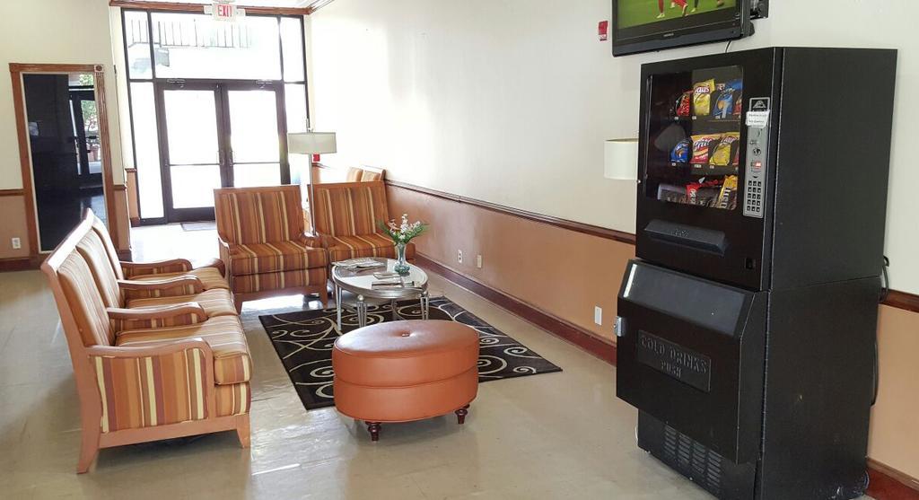 Red Carpet Inn & Suites Carneys Point/Wilmington 外观 照片