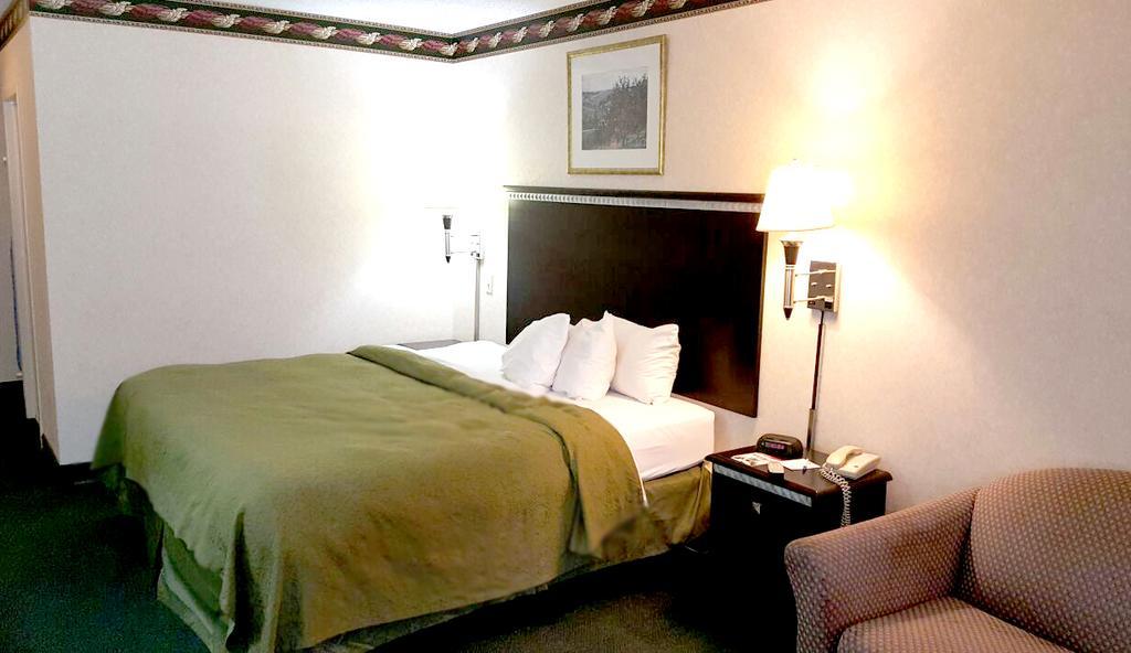 Red Carpet Inn & Suites Carneys Point/Wilmington 外观 照片